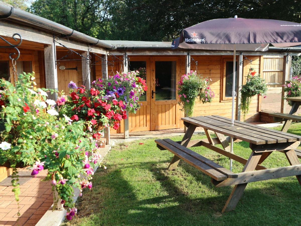 Homeside B&B Silverstone Kültér fotó