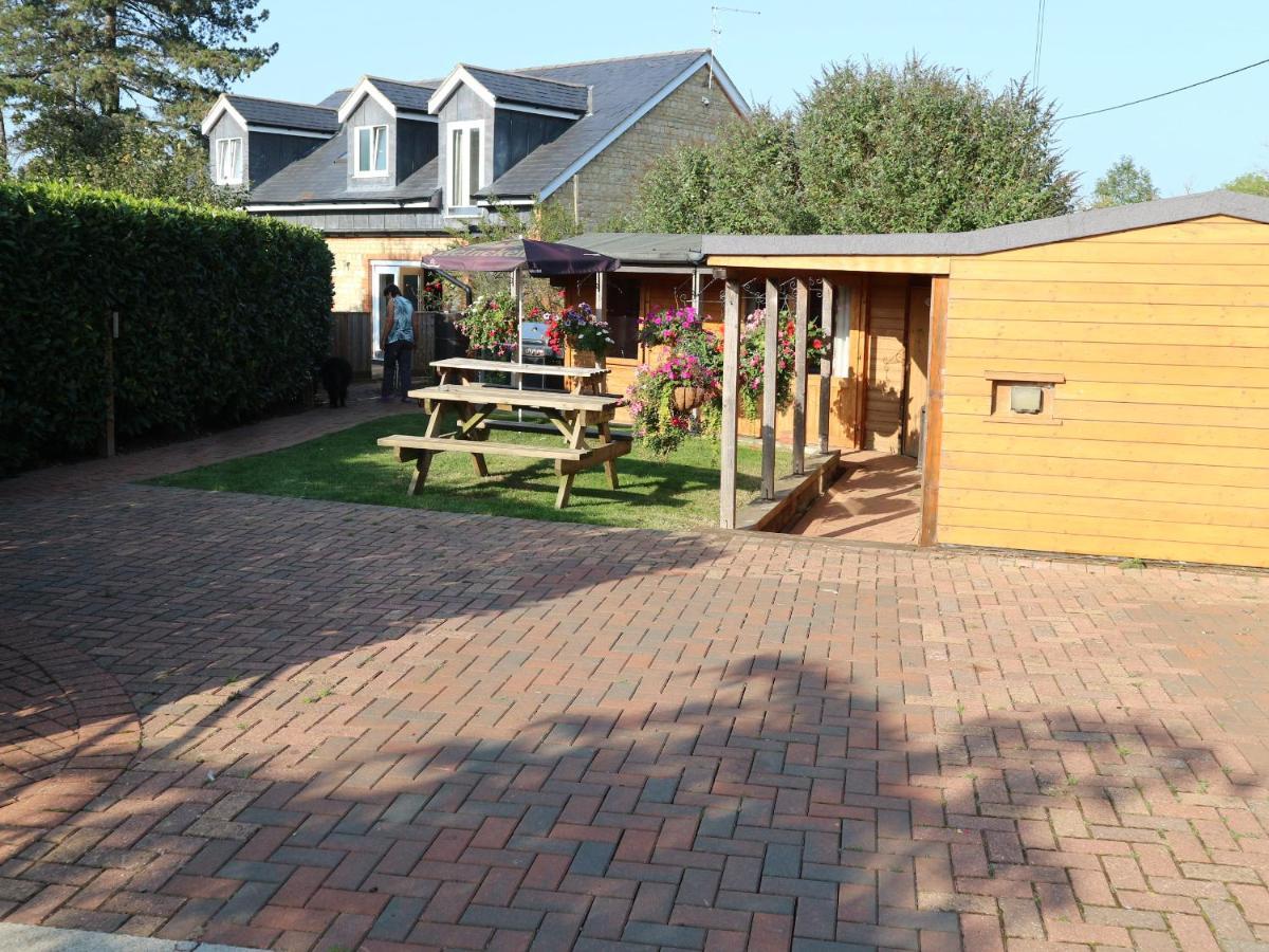 Homeside B&B Silverstone Kültér fotó